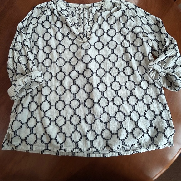 LOFT Navy and White Geometric Blouse - Picture 5 of 6